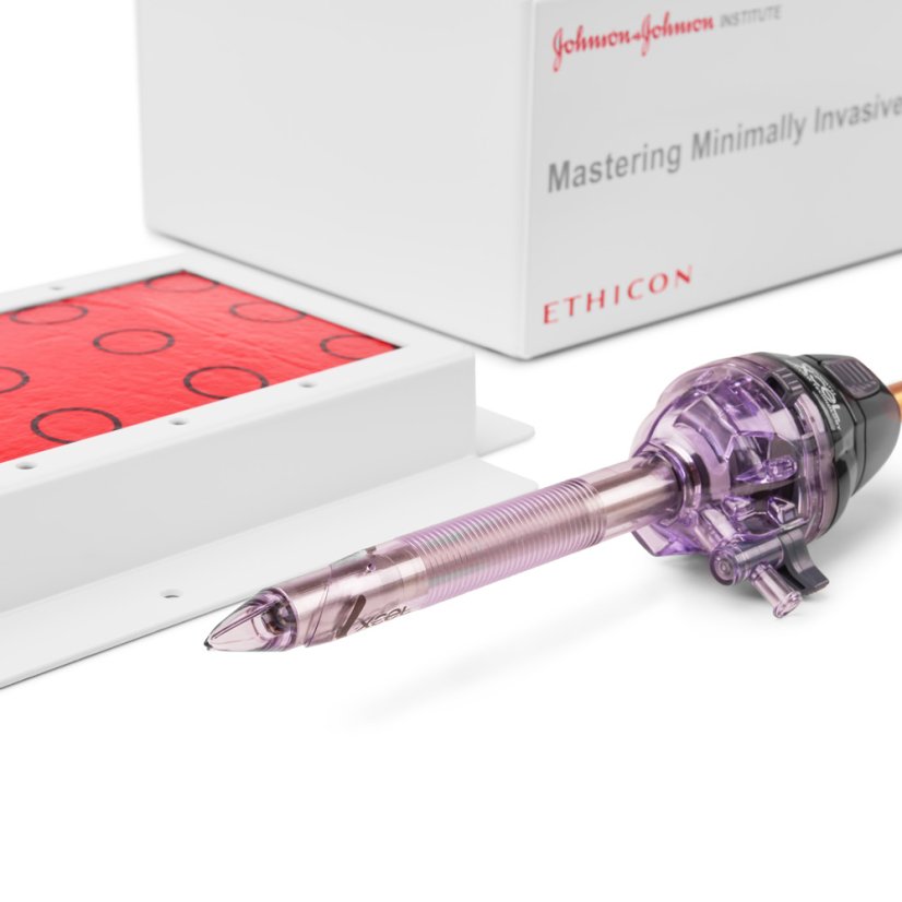 Mastering minimally invasive access simulator